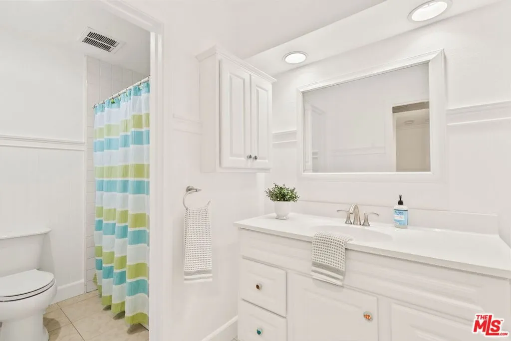 4542 Willis Avenue 103, Sherman Oaks, California 91403 home-pic-16